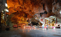 File:Perak tong cave.jpg