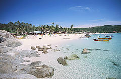 File:Perhentian island terengganu beach02.jpg